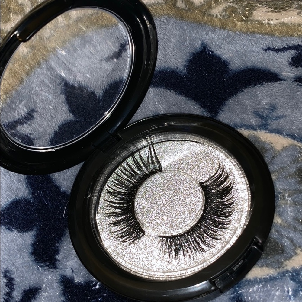 “Baddie” Mink Lashes